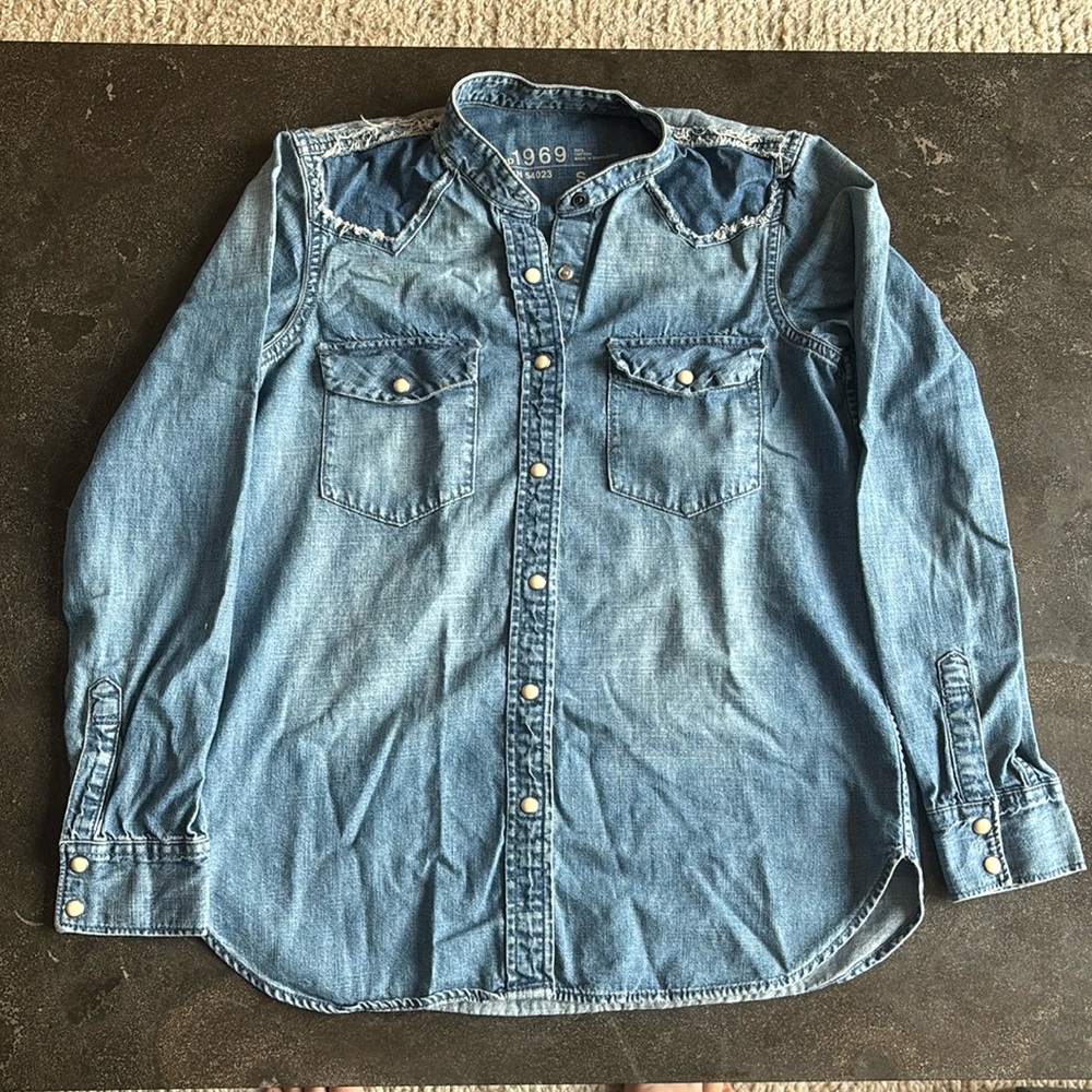 GAP 1969 denim button down shirt with frayed seam details